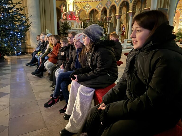 Kolędowanie przy żłóbku