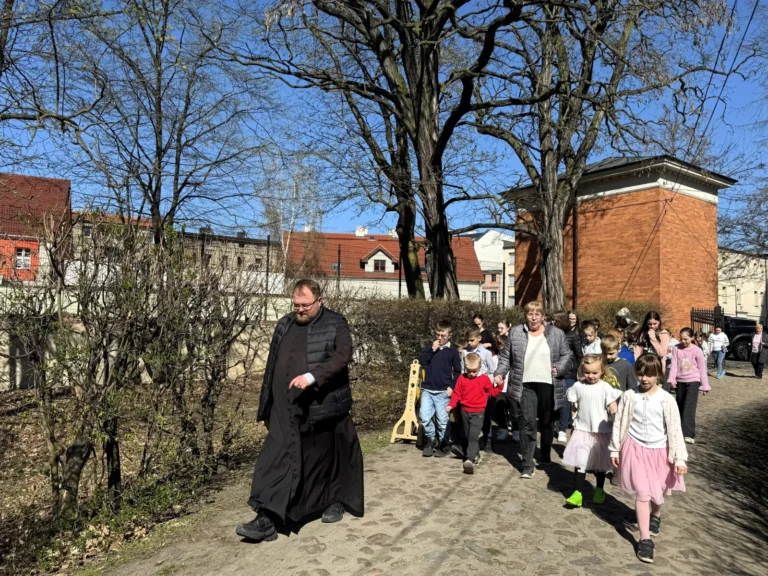 Śniadanie wielkanocne i spotkanie z Zajączkiem